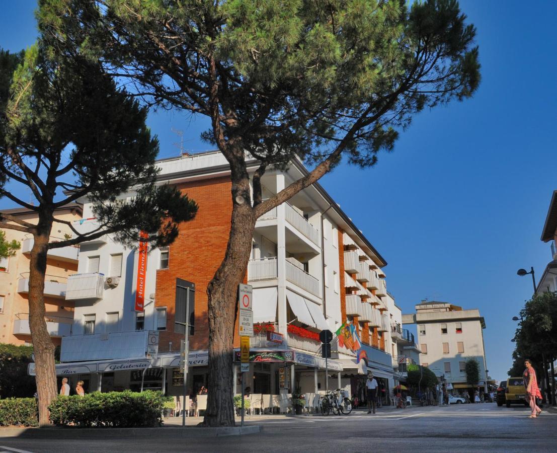 Hotel Firenze Каорле Екстериор снимка